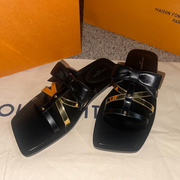 Louis Vuitton - Authenticated Sandal - Leather Black Plain for Men, Never Worn, with Tag